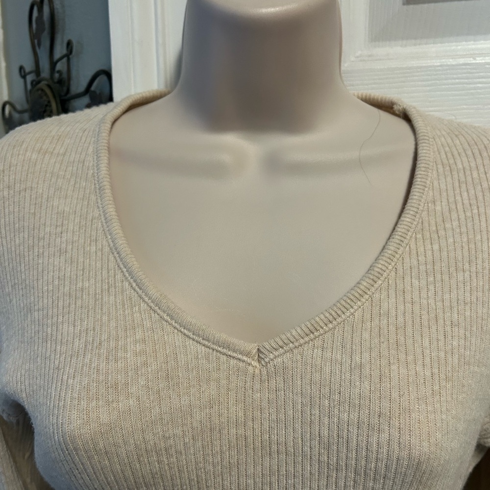 Old Navy Beige Ribbed Long Sleeve Top Small Easy Fit Normcore Neutral - Picture 3 of 8